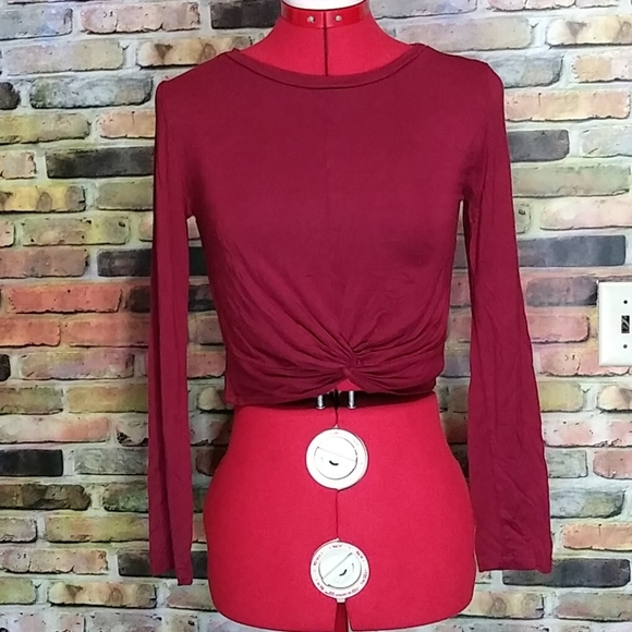 gaze Tops - Gaze Twist Crop Top Sz M